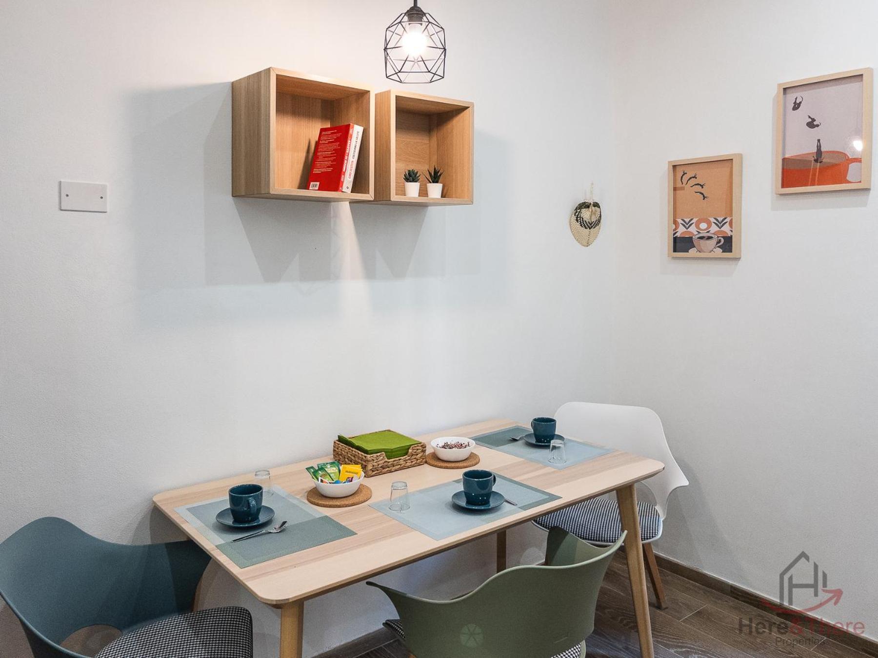 - Trains 4 Min - Ac - Super Wifi Apartment